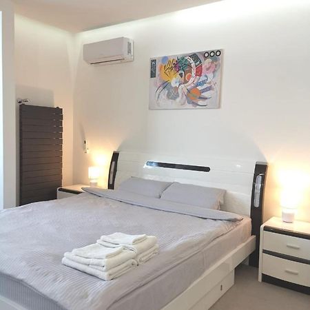 Stylish Riverside Apartments In Riviera Complex Mykolaiv Exterior foto