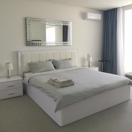 Stylish Riverside Apartments In Riviera Complex Mykolaiv Exterior foto