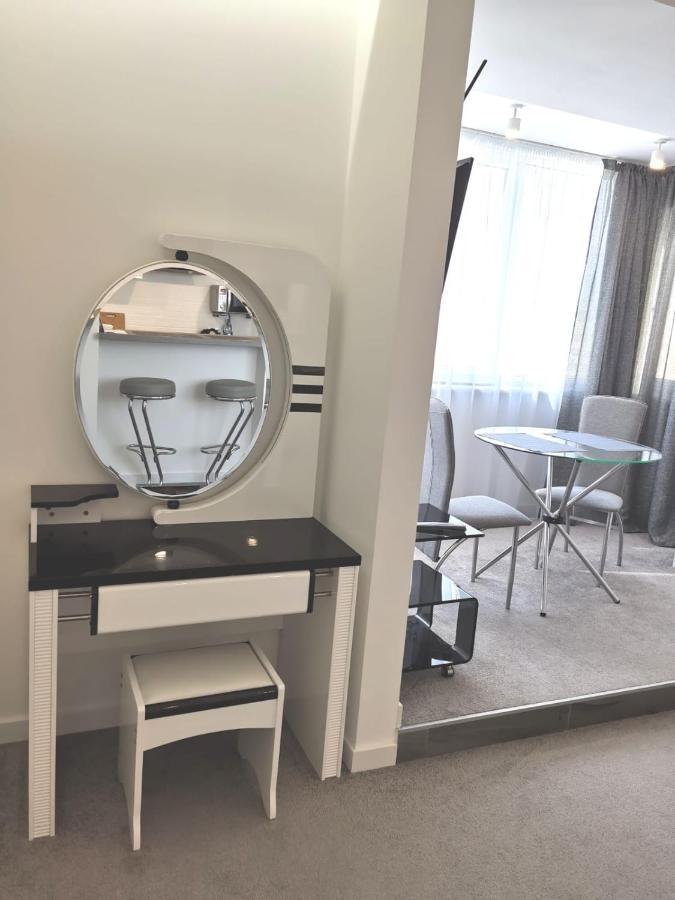 Stylish Riverside Apartments In Riviera Complex Mykolaiv Exterior foto
